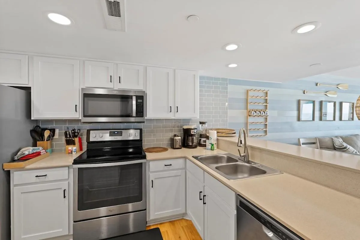 Apartment Commodore 606 3 Bedroom 3 Ba Sleeps 12 Panama City Beach United States